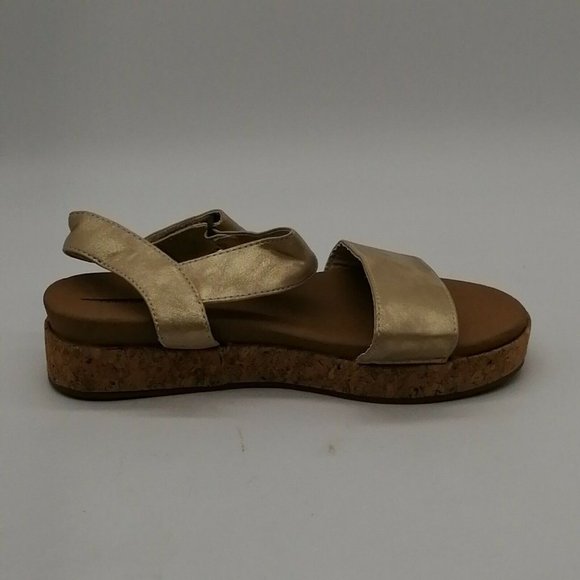 Maurices Womens Felicity Wedge Heel Ankle Strap Sandal Cushioned Gold Sz 7 - Picture 2 of 9